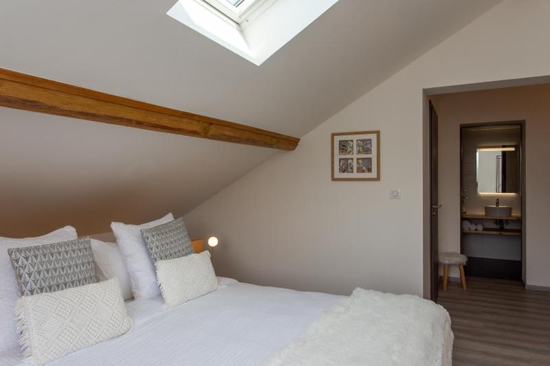 Deluxe Double Room image 2