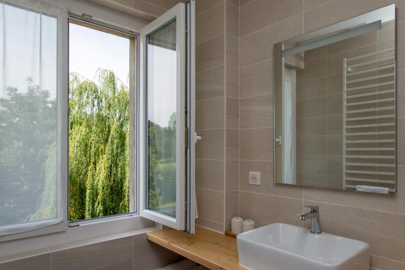 Deluxe Double Room image 3