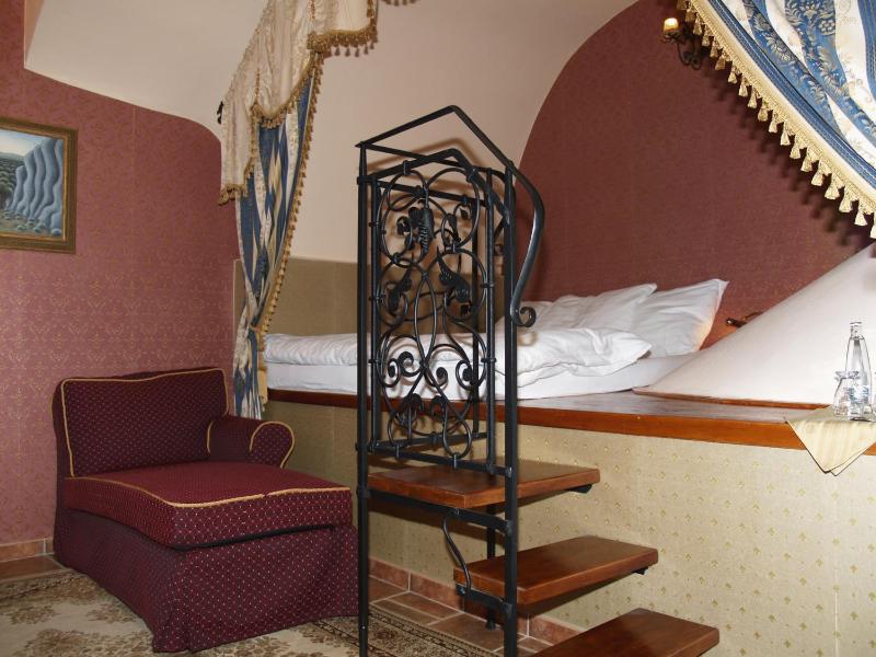 Courtyard Double Room image 4