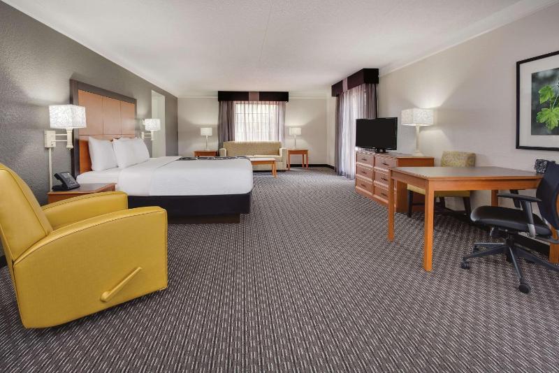 Superior King Room - Non-Smoking image 2