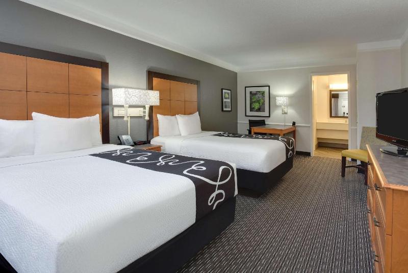 Double Room with Two Double Beds - Non-Smoking image 2