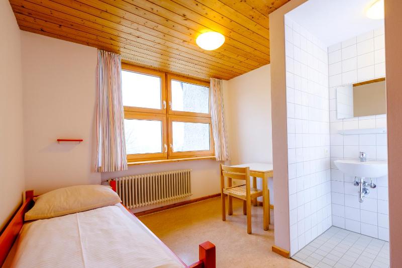 Single Room image 3