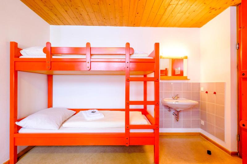 Quadruple Room with Shared Bathroom image 2