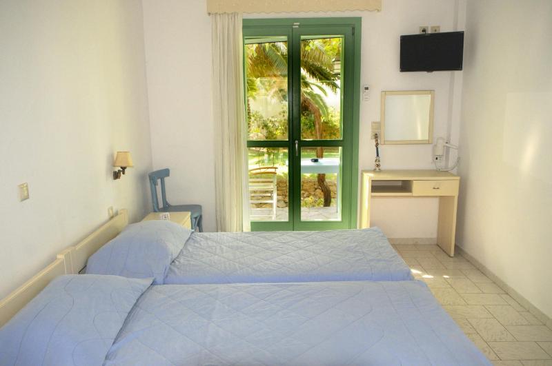 Studio Apartment image 3