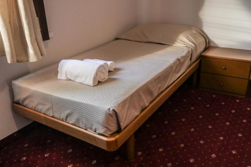 Standard Triple Room image 1
