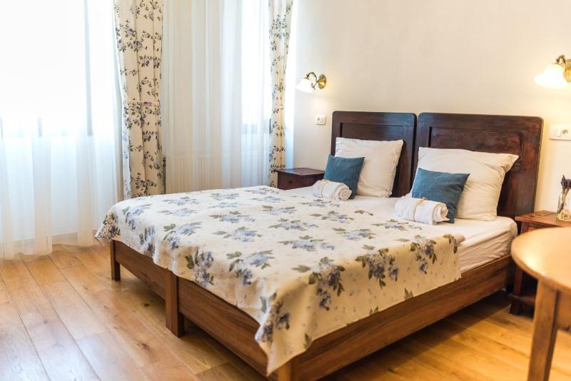 Deluxe Triple Room image 2