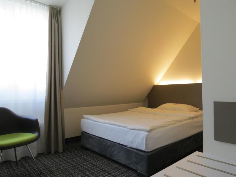 Comfort Single Room image 3