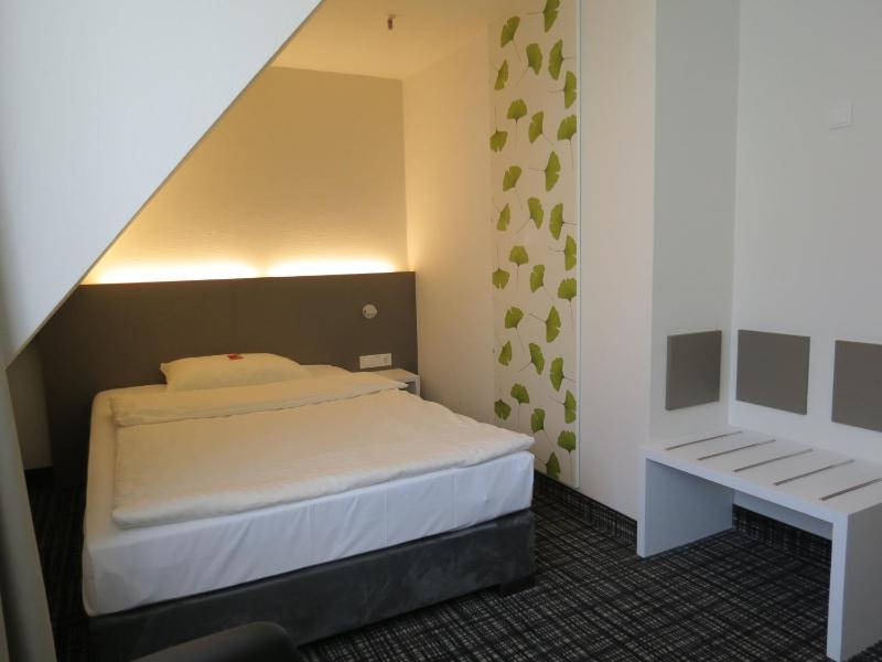 Comfort Single Room image 4