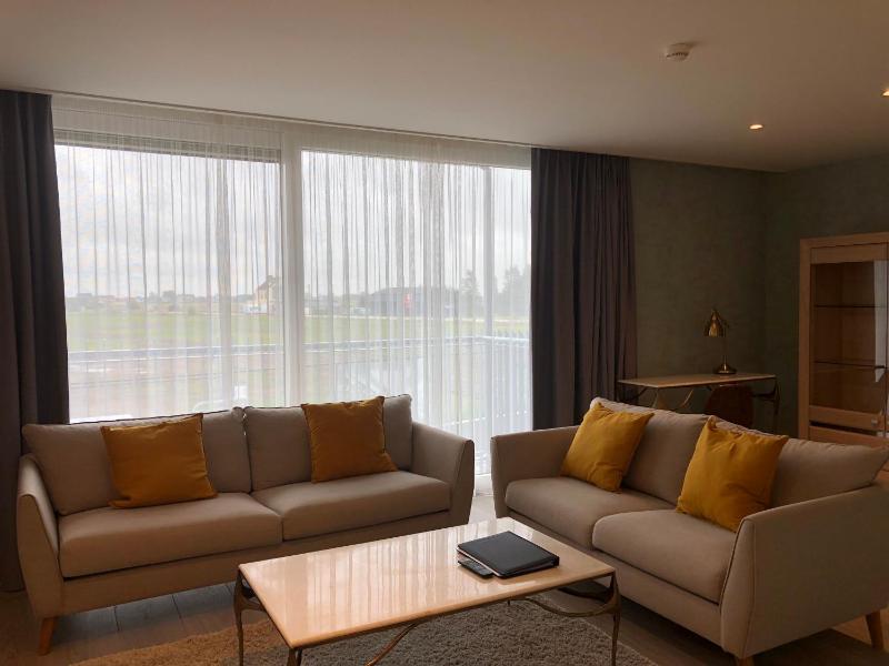 Aparthotel Acropolis - The space of an apartment The comfort of a hotel - image 11