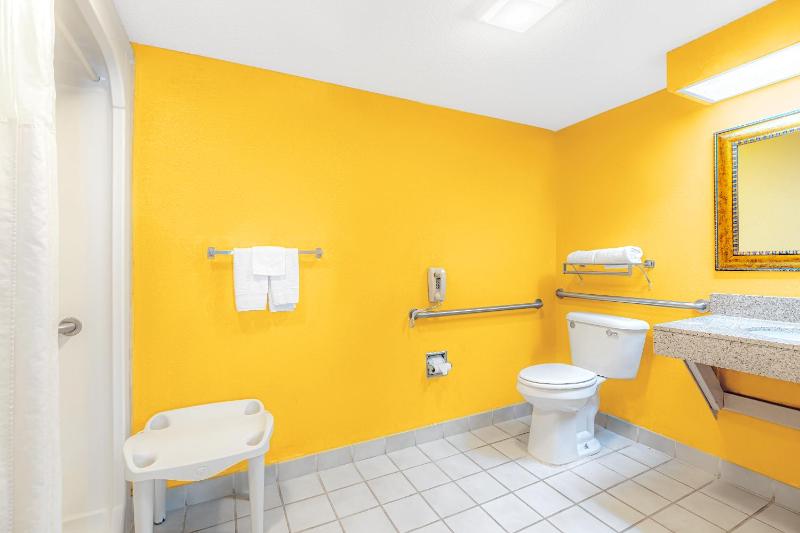 King Room - Disability Access image 3