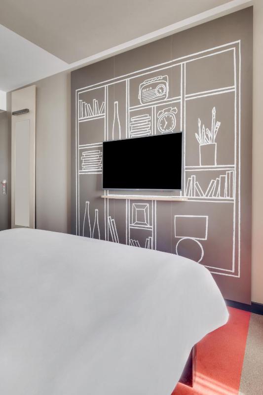 Standard Double Room image 2