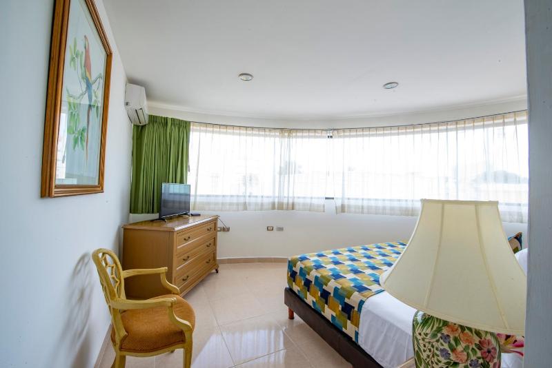 Hotel Embajadores - image 14