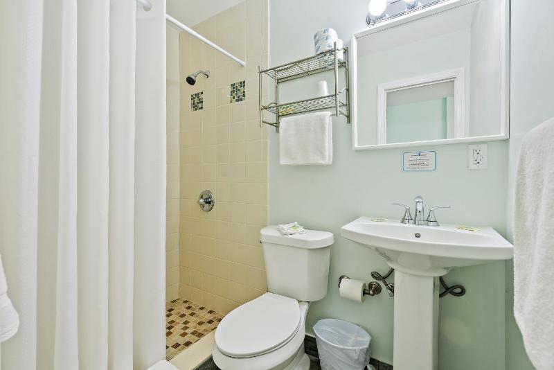 Hollywood Beachside Boutique Suites - image 37