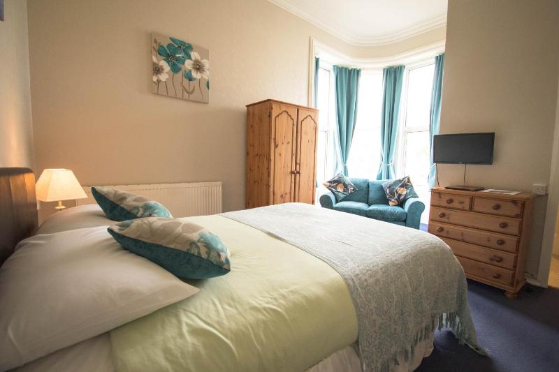 Double Room image 4