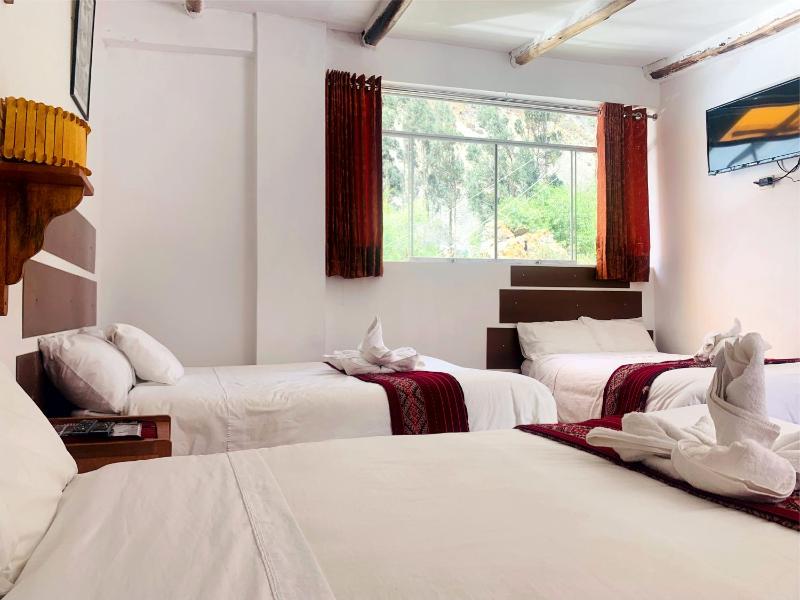 Triple Room with Mountain and Valley View