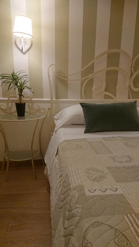 Queen Room image 2