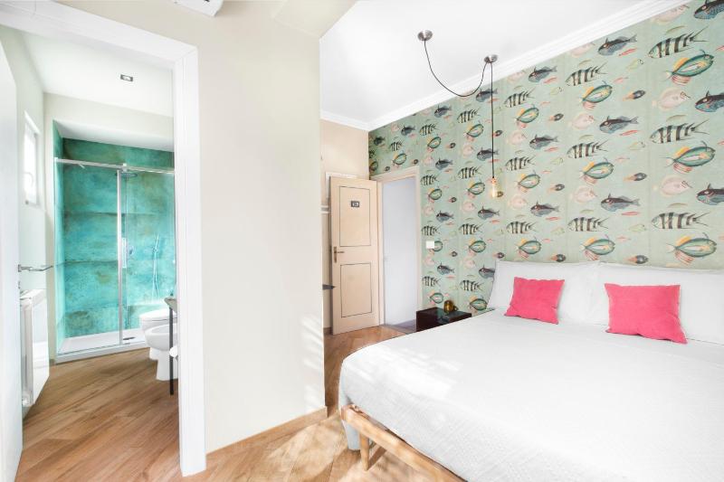 Classic Double Room with Small Double Bed image 1