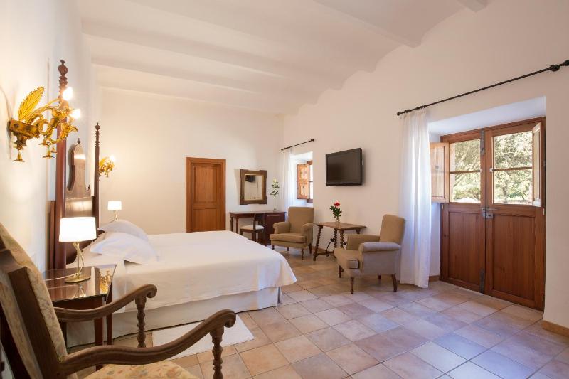 Double Room with Terrace image 3