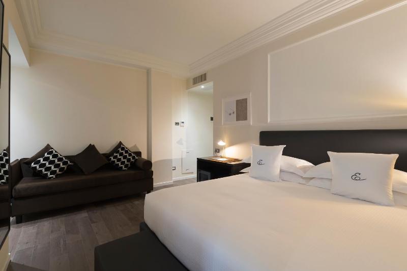 Superior Double or Twin Room with City View image 3