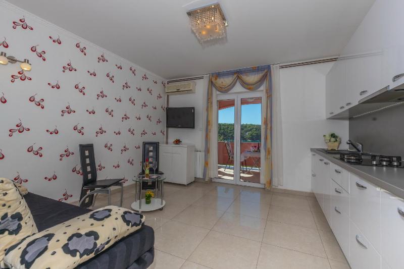 One-Bedroom Apartment with Terrace and Sea View image 3