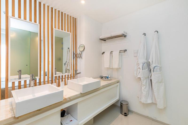 Classic Single Room image 2