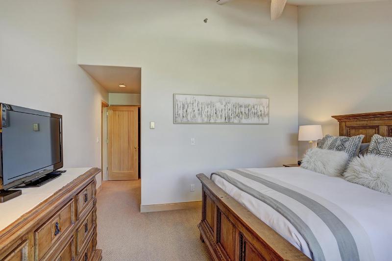 Amazing 2 Br Unit In Beaver Creek- Out Of A Western Movie Condo - image 20