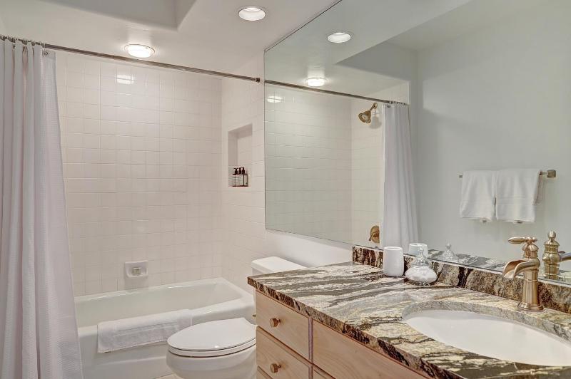 Amazing 2 Br Unit In Beaver Creek- Out Of A Western Movie Condo - image 27