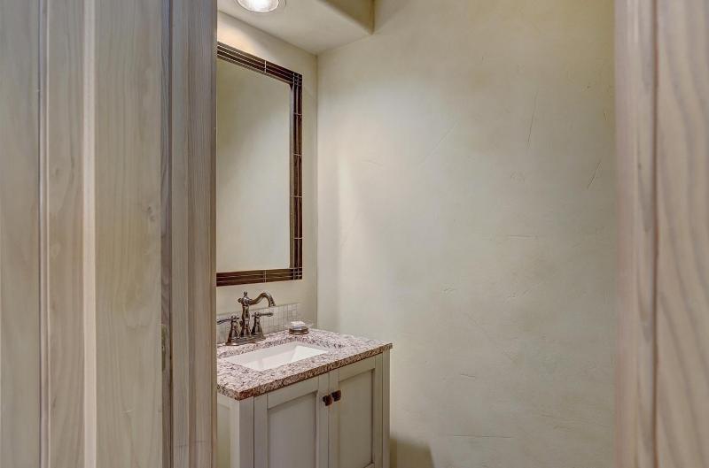 Amazing 2 Br Unit In Beaver Creek- Out Of A Western Movie Condo - image 29