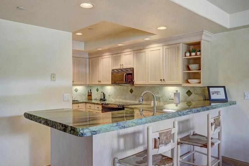 Amazing 2 Br Unit In Beaver Creek- Out Of A Western Movie Condo - image 28