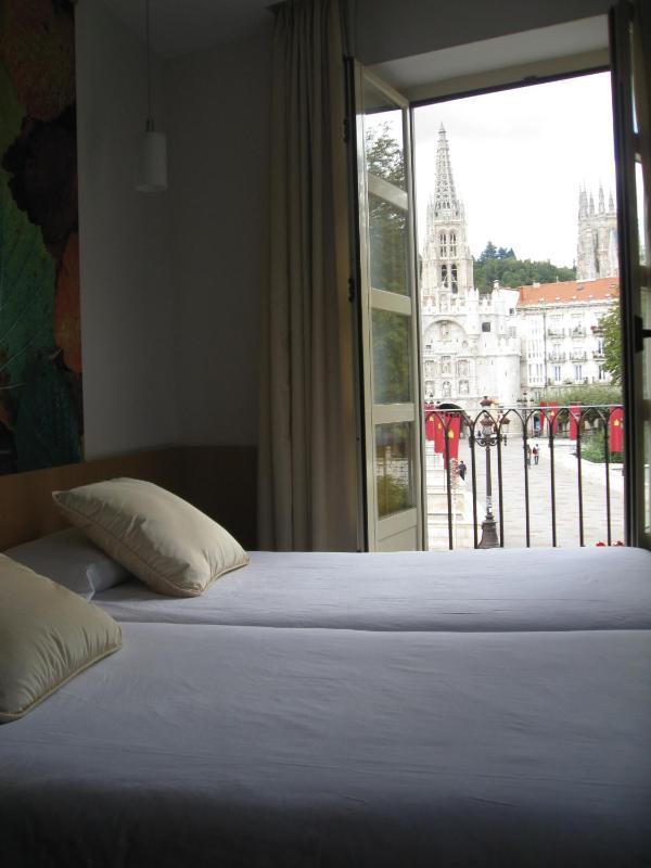 Double or Twin Room with View image 3
