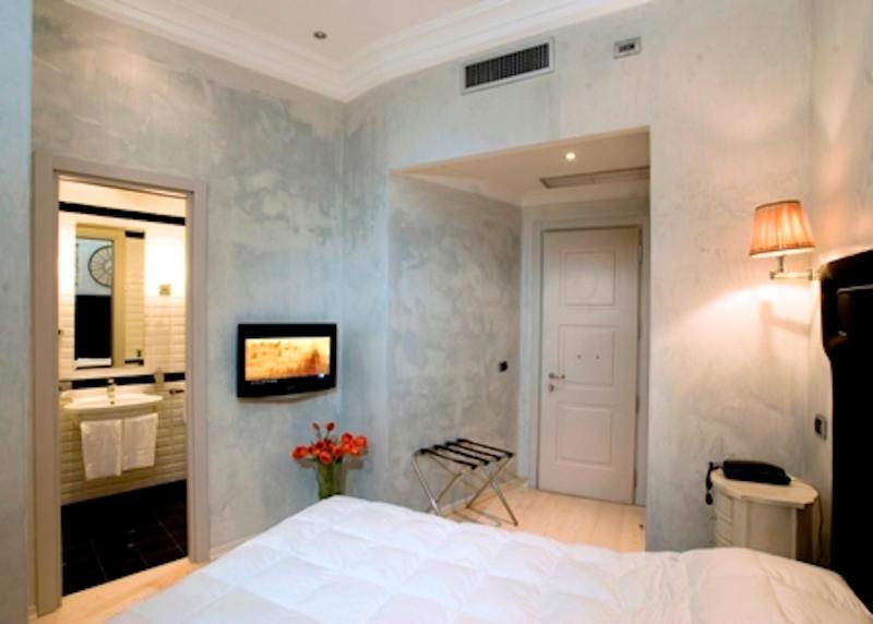 Deluxe Double Room image 4