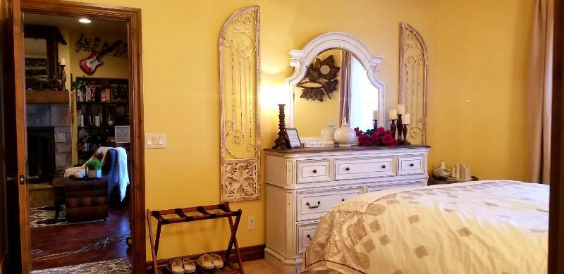 Chateau du Pikes Peak a Tuscany Retreat - image 39