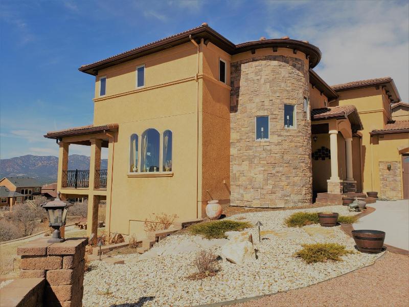 Chateau du Pikes Peak a Tuscany Retreat - image 18