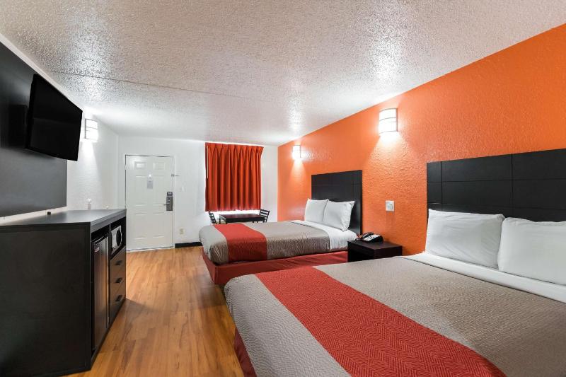 Quadruple Room - Non-Smoking image 3