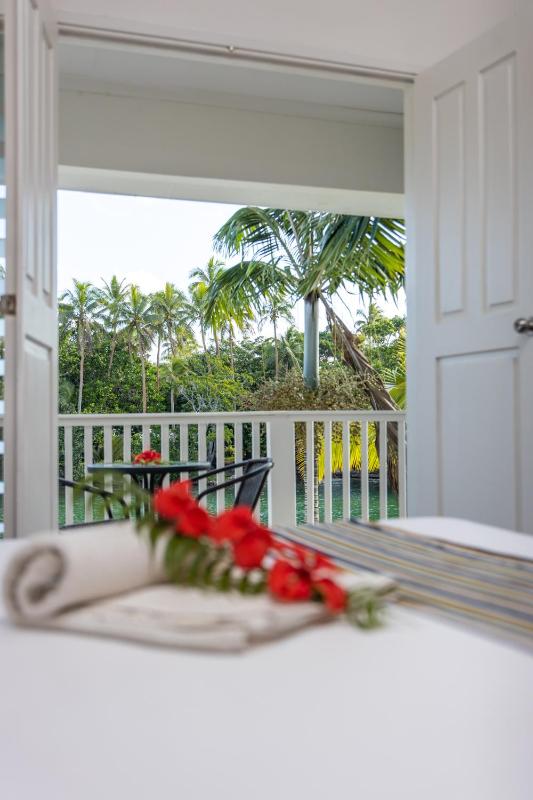 Tropicana Lagoon Apartments - image 14