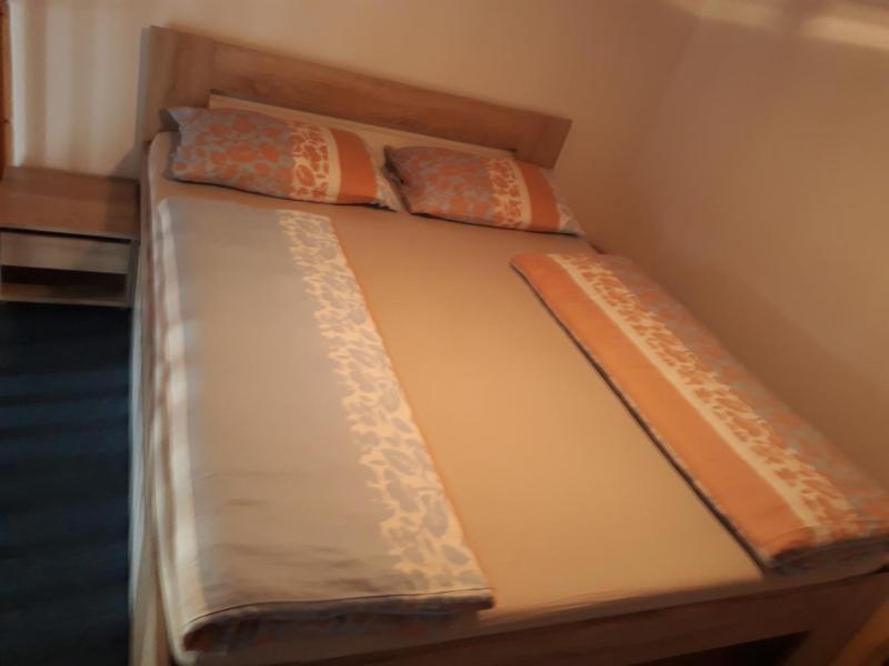 One-Bedroom Apartment image 4
