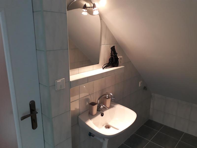 One-Bedroom Apartment image 3