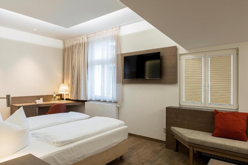 Double Room - Facing Inland image 1