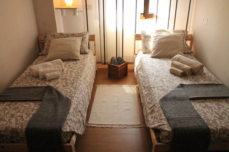 Twin Room image 1