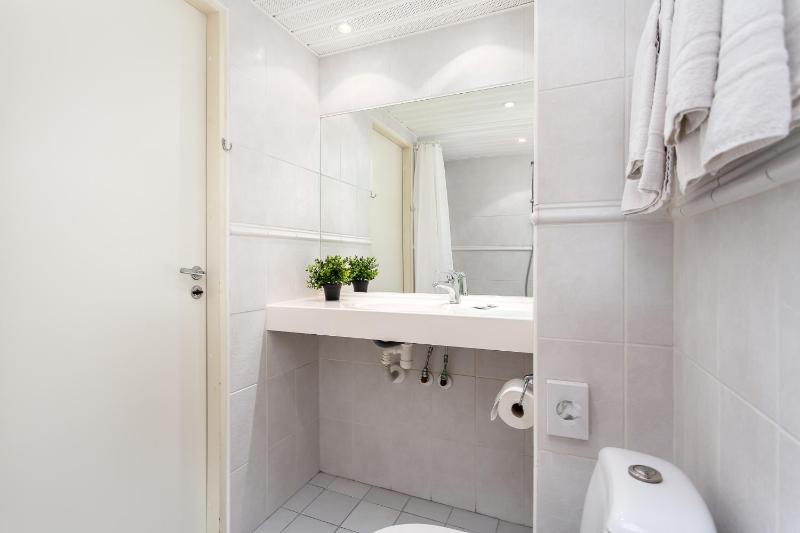 Standard Double or Twin Room image 4