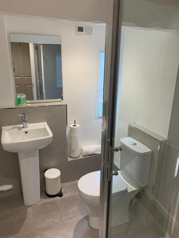 Studio Apartment image 3