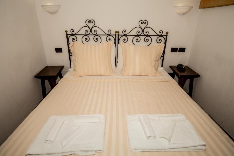 Economy Double Room image 4