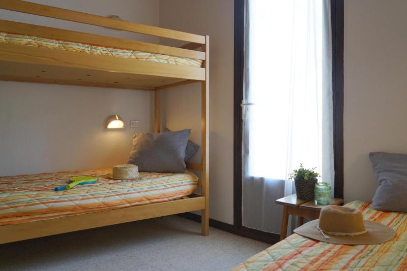 One-Bedroom Apartment image 3