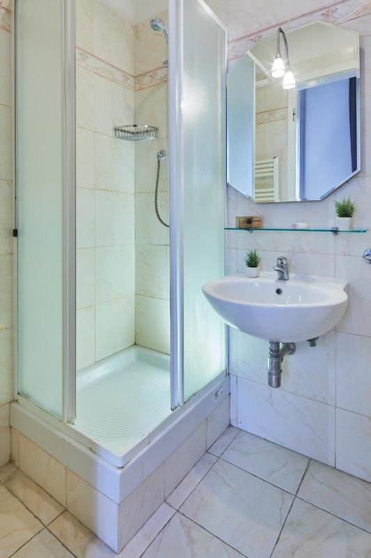 Economy Double Room image 2