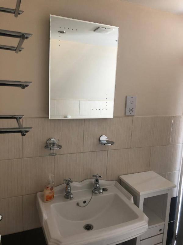 Deluxe King Room with Sea View image 3