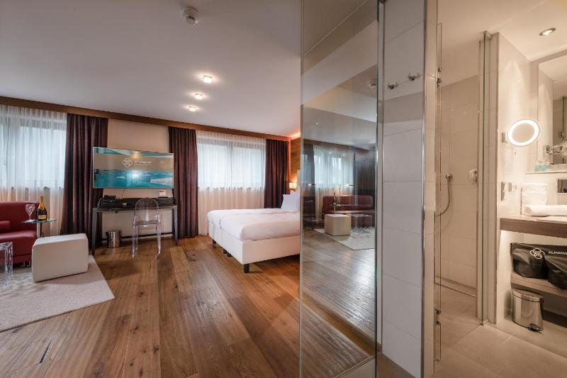 Junior Suite image 2