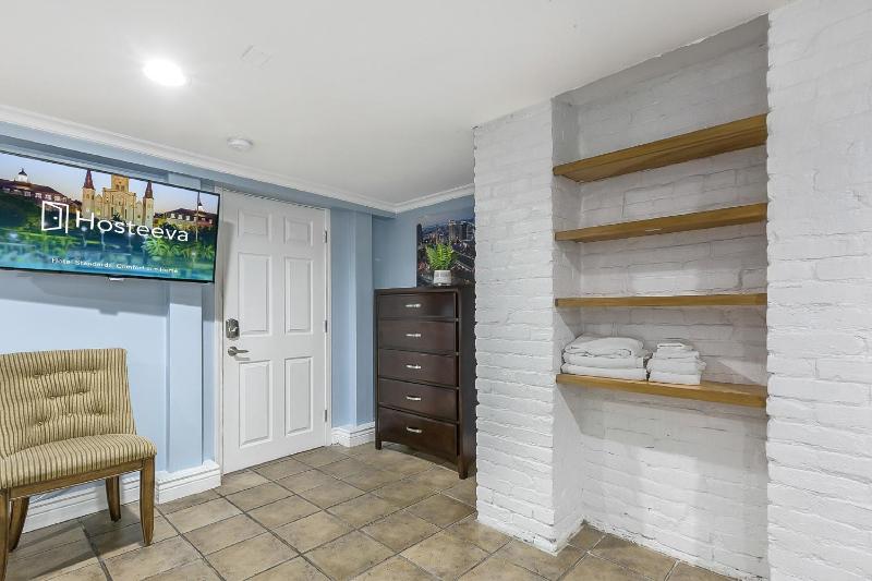 Studio Apartment image 2