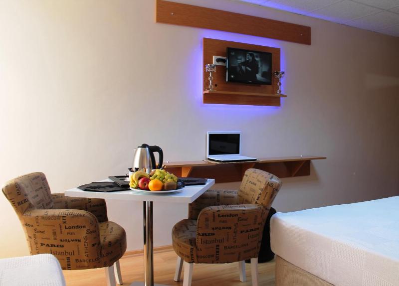 Family Room image 1