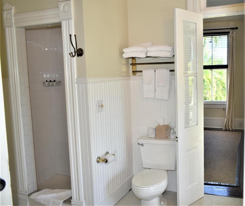 Simonton Court Historic Inn & Cottages - image 13