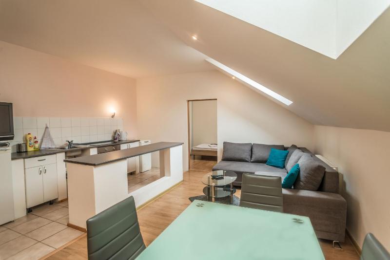 Family Room image 3